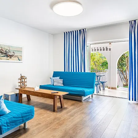 Amazing In With Kitchen Apartment